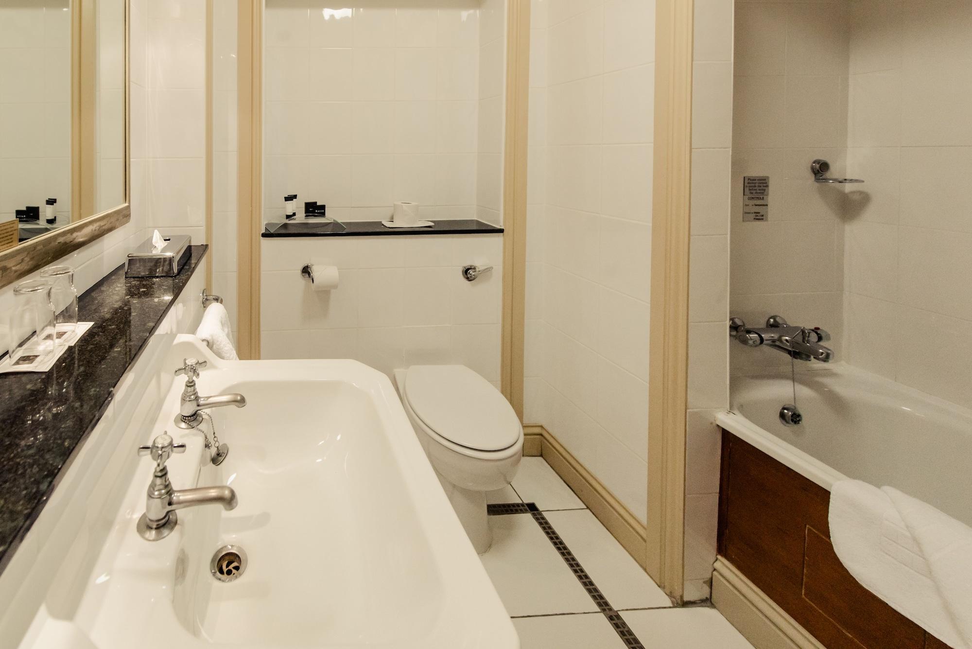 คาร์เนกี คอร์ท โฮเทล Hotel ซอร์ดส์ ภายนอก รูปภาพ